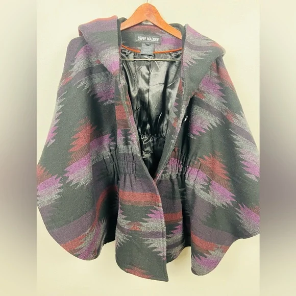 Steve Madden Poncho-Style Jacket – Southwest Geometric Hooded Cape, Size M - Picture 13 of 13